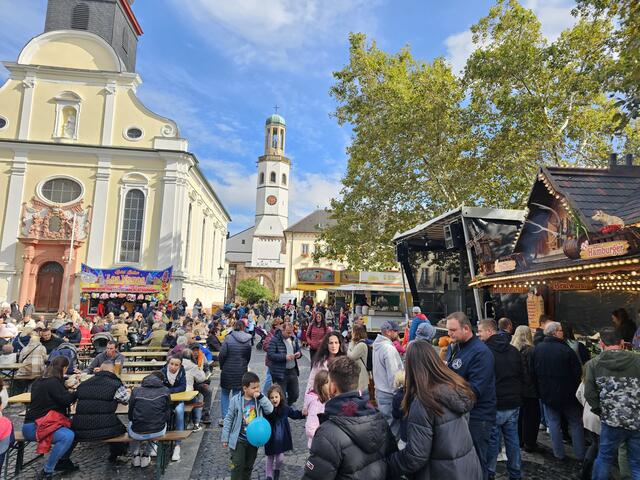 Je nach Uhrzeit waren viele Gäste in der Innenstadt | Foto: Gisela Böhmer