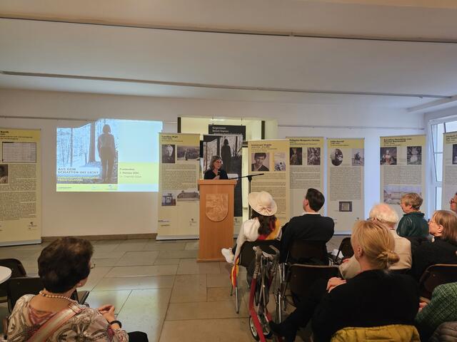 Ausstellung "Aus dem Schatten ins Licht" | Foto: Gisela Böhmer