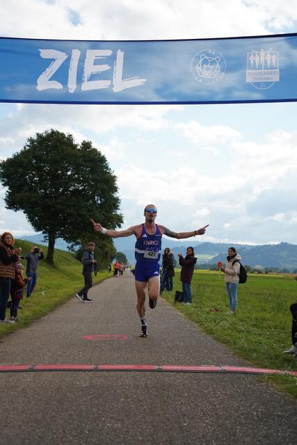 Robin Habermann gewinnt Fast 5K in neuem Streckenrekord von 15:03 Minuten. | Foto: Roadrunners Südbaden e.V.