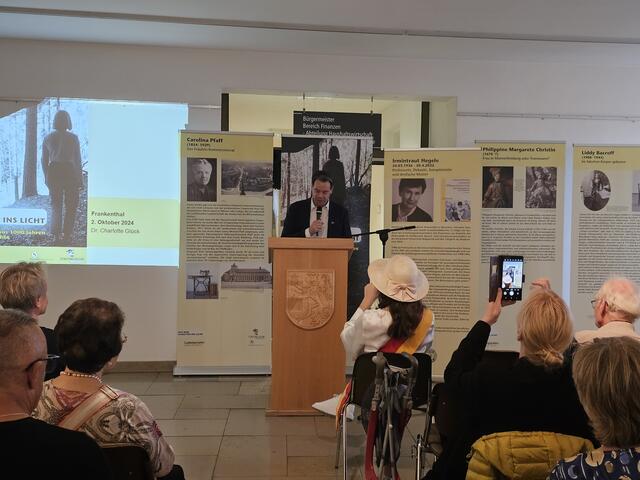 Ausstellung "Aus dem Schatten ins Licht" | Foto: Gisela Böhmer