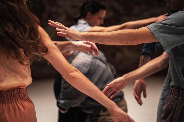 Performance der Belgischen Company Tumbleweed. Choreographie Angela Rabaglio und Micael Florenz | Foto: Stanislav Dobak/ Unterwegstheater