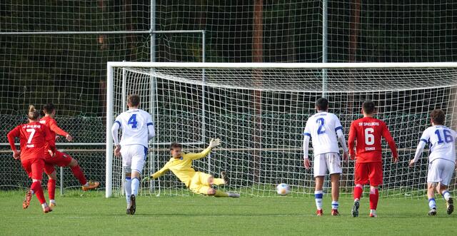 Claudio Ritter erzielt die 1:0 Führung. | Foto: Melanie Zürn 