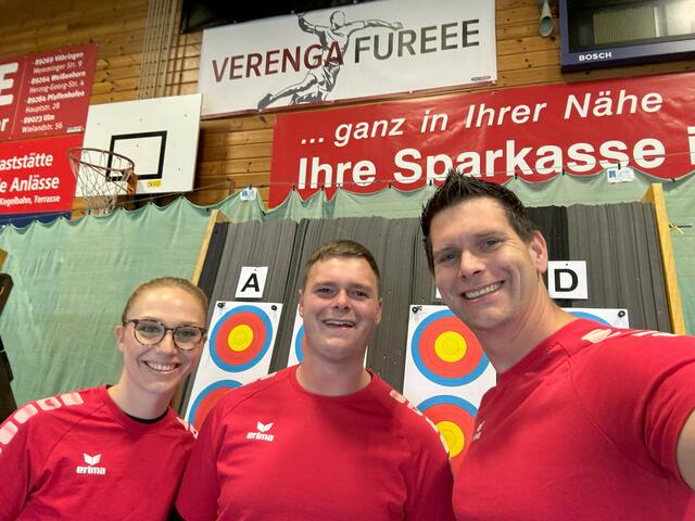 Kathleen Späth, Philipp Wietzel und Michael Zahm kurz vor dem Start. Gut gelaunt und klaren Zielen für den Wettkampf | Foto: M.Zahm