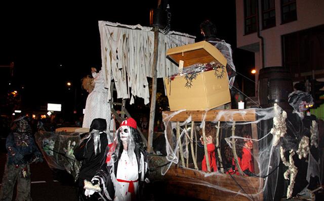 Impressionen von einer Halloween-Parade 2010 | Foto: Jens Vollmer