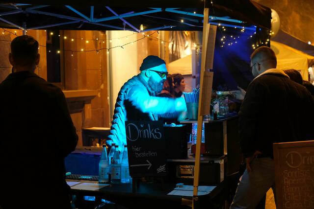 Streetfood-Stände in den Straßen boten Spezialitäten aus aller Welt an | Foto: Jessica Bader