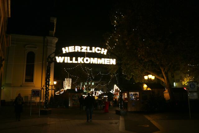 Weihnachtsmarkt Frankenthal: In Aktionsbuden präsentieren sich Kunsthandwerker, Vereine und Institutionen | Foto: Gisela Böhmer