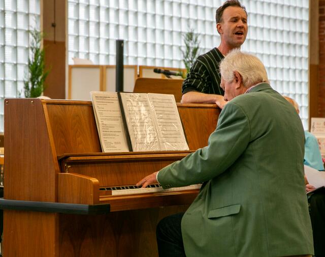 „Oh happy day“ mit Sebastian Hammer als Solist  | Foto: Wolfgang Neuberth