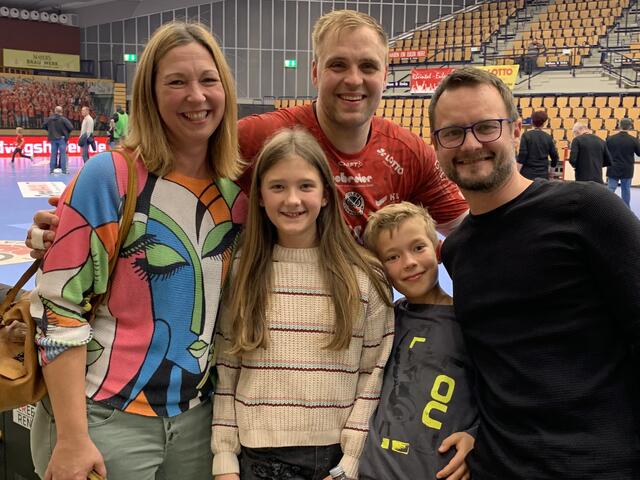 Freddy Stüber mit Fans | Foto: Michael Sonnick