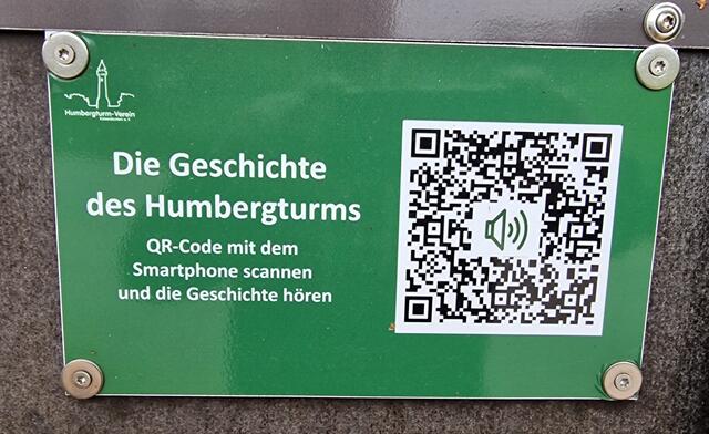 Wer sich die Geschichte des Humbergturms anhören möchte, kann den Qr-Code einscannen und erfährt dort viele Details | Foto: Ralf Vester 