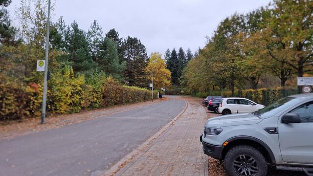 Auch am Schulzentrum-Süd stehen Wanderern ausreichend Parkplätze zur Verfügung | Foto: Ralf Vester 
