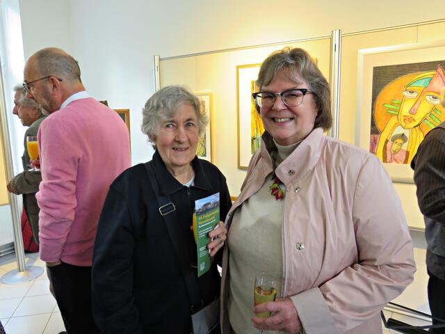 Bürgermeisterin von Fußgönheim Heike Seifert-Leschhorn (rechts) | Foto: Brigitte Melder