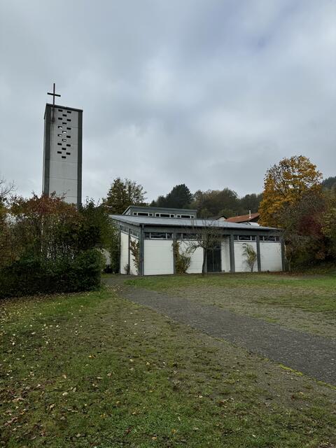 700 Jahre Katzenbach 2024 - Kathol. Kirche St. Hildegard Katzenbach, geweiht am 1.9.1968 durch den Speyerer Bischof Dr. Friedrich Wetter  | Foto: Arno Mohr 