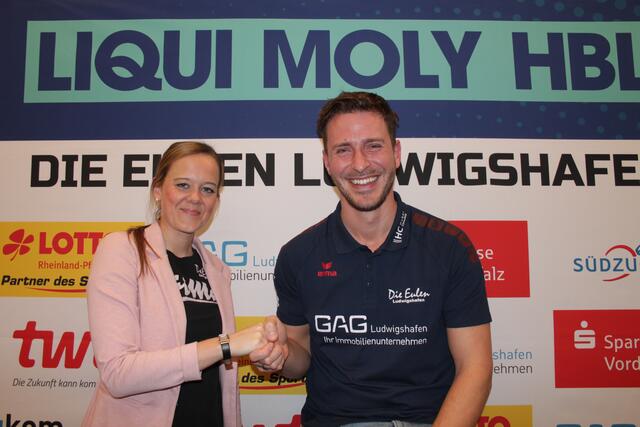 Lisa Heßler mit dem ehemaligen Eulen-Trainer Benjamin Matschke | Foto: Michael Sonnick