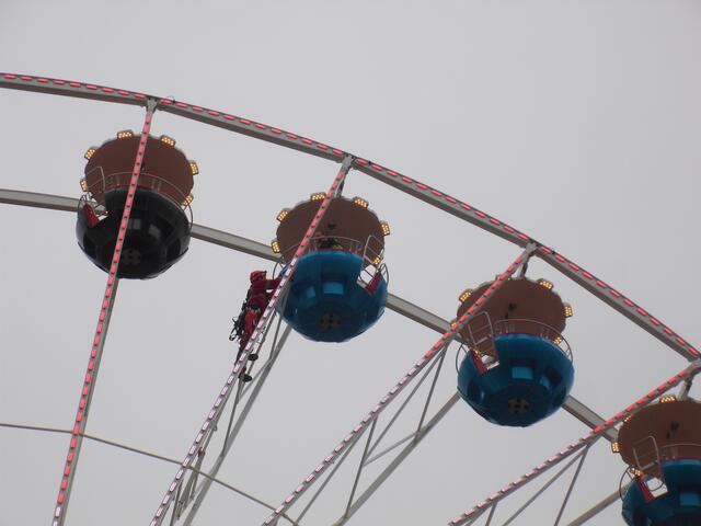 Hilfe in 35 Meter Höhe naht. | Foto: W. G. Stähle