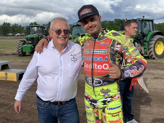 Steffen Schneider mit Altrip-Sieger Romano Hummel | Foto: Michael Sonnick