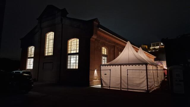 Abendliche Impressionen vom Kesselhaus mit seinen großen Fensterflächen | Foto: Ralf Vester