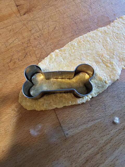 Es gibt Hunde Leckerli Förmchen für das Plätzchen backen | Foto: Gisela Böhmer