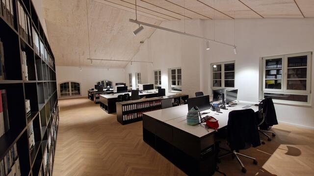 Große Büroflächen im ersten Stock des Gebäudes | Foto: Ralf Vester