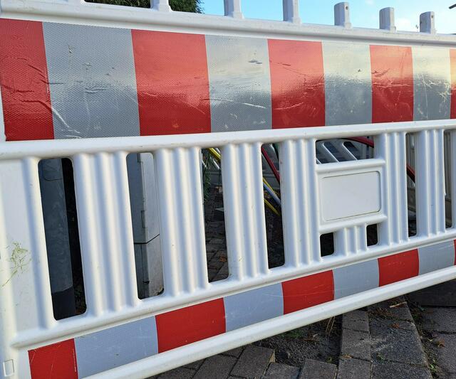 Im Zuge der Bauarbeiten wurde unter anderem der vorhandene Asphaltbelag erneuert und Sanierungsarbeiten an den Rinnen und Randeinfassungen vorgenommen | Foto: Monika Klein