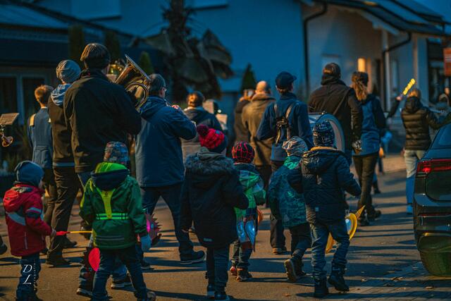 Die Kinder waren begeistert von der musikalischen Begleitung ihres Lichterfestes | Foto: DL Fotografie - Daniel Löwedey