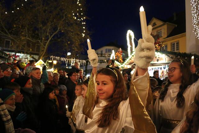 Tanzende Engel: Fester Programmpunkt beim Frankenthaler Weihnachtsmarkt | Foto: Gisela Böhmer