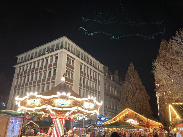 Der Weihnachtsmarkt in Worms findet von 24. November bis 23. Dezember 2024 statt.
Glühwein: 4 Euro | Foto: Anouar Touir