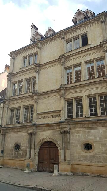 Ein imposanter Bau für die Bank | Foto: © www.jowapress.de