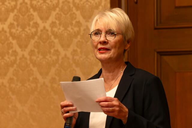 Heike Grünewald bei der Begrüßung | Foto: Johann-Peter Melder