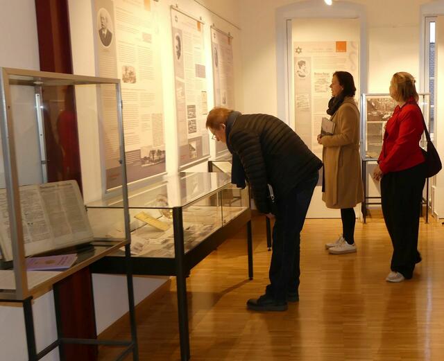 Jüdisches Leben in Bad Dürkheim: Gedenkausschuss besucht Ausstellung | Foto: Bezirksverband Pfalz