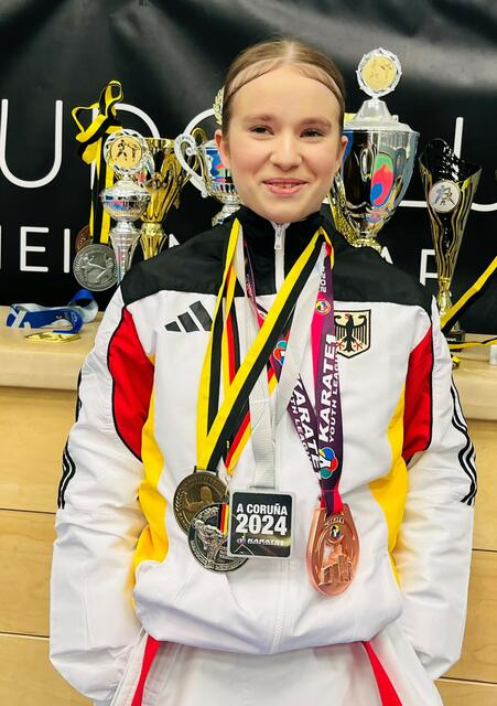 Mariel Goethe trägt stolz den Bundesadler auf der Brust | Foto: BCRN