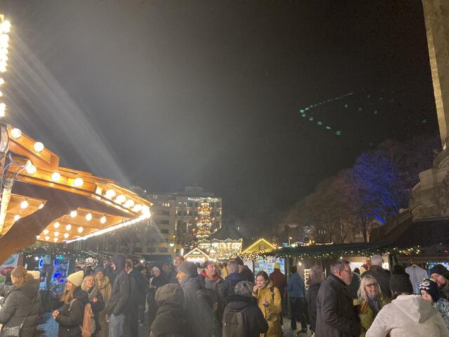 Weihnachtsmarkt rund um den Wasserturm in Mannheim 2024 | Foto: Anouar Touir