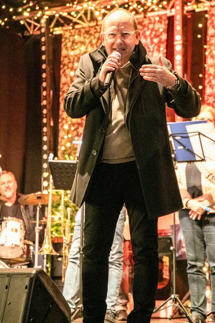 Oberbürgermeister Christian Specht Der Weihnachtsmarkt ist eröffnet  | Foto: Wolfgang Neuberth