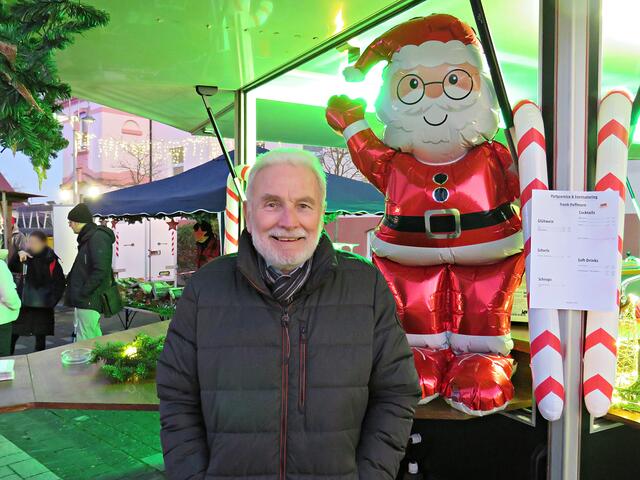 Karl-Henz Hasenstab kam zur Begrüßung | Foto: Brigitte Melder