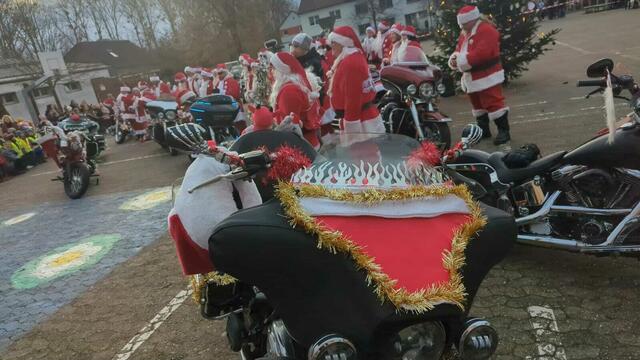 Auch 2024 sind die Riding Santas mit ihren Harleys in der Südpfalz unterwegs | Foto: Paul Needham