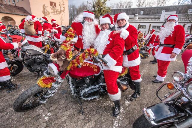 Die Harley Davidson Riding Santas aus der Südpfalz sind auch 2024 wieder unterwegs | Foto: Paul Needham