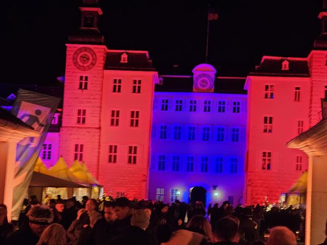 Weihnachtsmarkt Schwetzingen: das Schloss in festlichem Ambiente | Foto: Giesla Böhmer