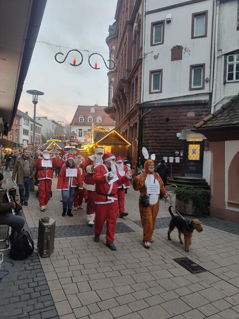 wir sind rot und wir sind viele! | Foto: Rene Neyer