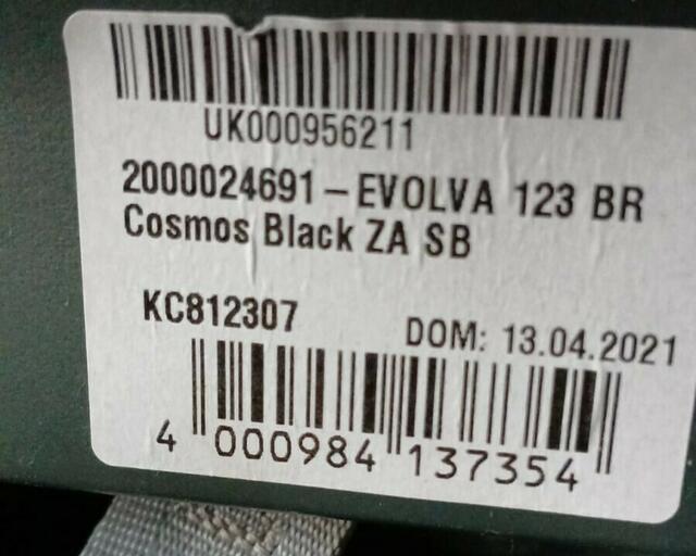 Hier das Etikett auf einem "Britax Römer"-Kindersitz - auch hier ist das Datum vermerkt. Unter "DOM:" ist das Herstellungsdatum zu finden. | Foto: Katharina Wirth