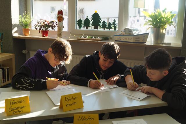 In der Märchenwerkstatt ist kreatives Schreiben gefordert. | Foto: ASRplus Winnweiler