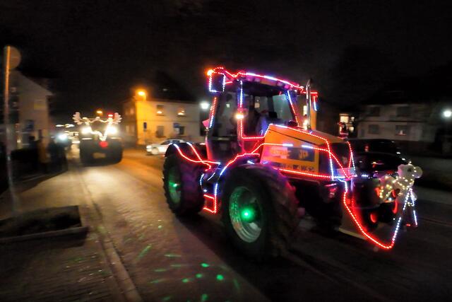 Die Lichterfahrt durch die Verbandsgemeinde Ramstein-Miesenbach am Samstag, 14.. Dezember 2024,  war ein voller Erfolg. | Foto: Erik Stegner