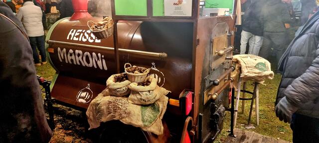 Heiße Maroni durften natürlich auch nicht fehlen | Foto: Jens Vollmer