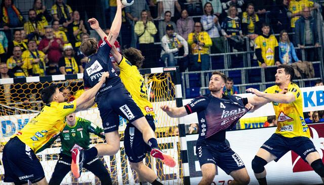 Starke Abwehr  | Foto: Wolfgang Neuberth