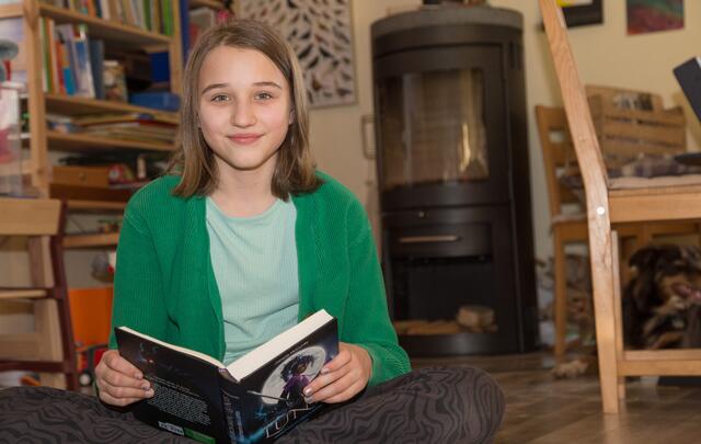 April 2024 in Landau: Luise Mendling gewann den Stadtentscheid des Lesewettbewerbs in Landau | Foto: Stefan Mendling