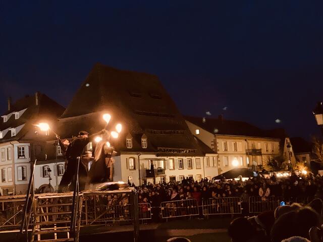 Sonntag, 22. Dezember 2024: Weihnachtsumzug mit Hans Trapp und Christkindl | Foto: Anouar Touir