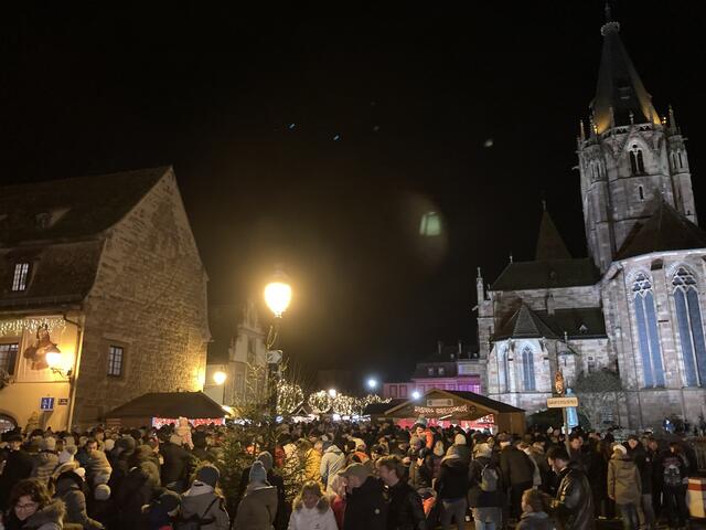 Sonntag, 22. Dezember 2024: Weihnachtsumzug mit Hans Trapp und Christkindl | Foto: Anouar Touir