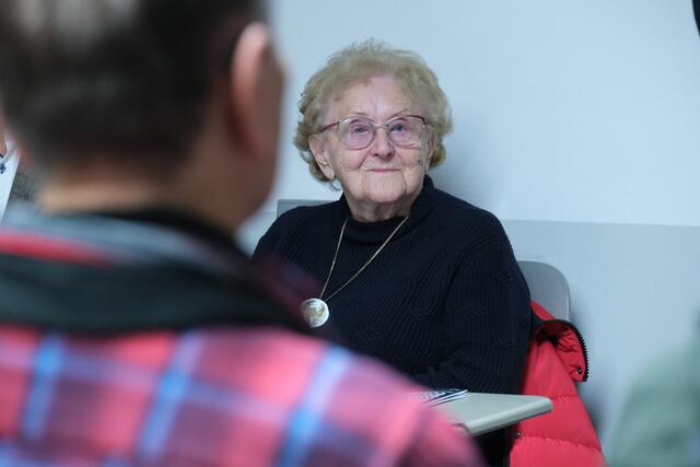 Karla Spargerer setzt sich mit ihrer Erinnerungsarbeit für die Demokratie und die Menschlichkeit ein | Foto: Jessica Bader