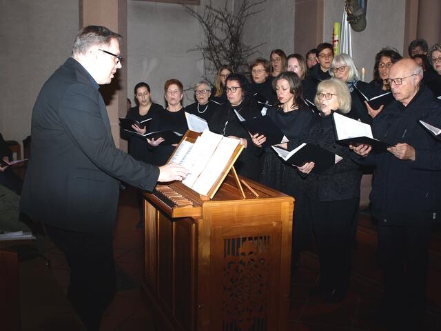 Chor beim Benefizkonzert | Foto: Urheber: W. Schmidhuber
