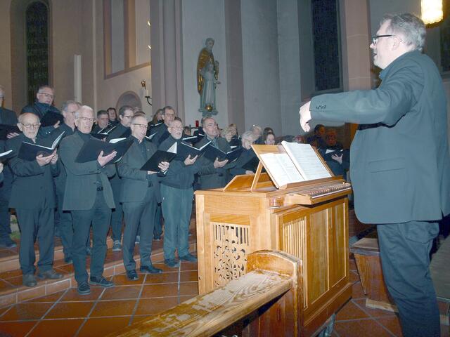 Chor beim Benefizkonzert | Foto: Urheber: W. Schmidhuber