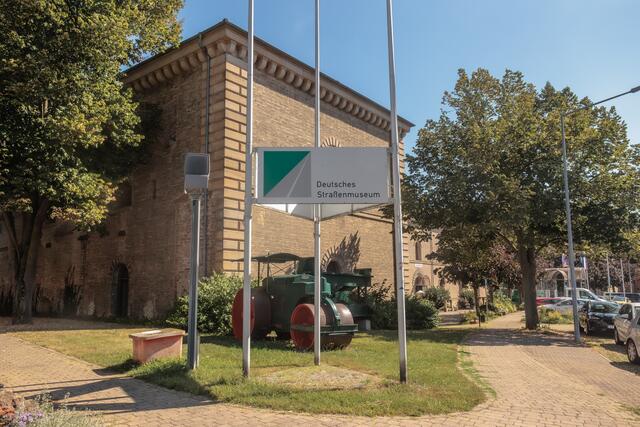 Erlebnis für die ganze Familie: das Deutsche Straßenmuseum in Germersheim liefert Einblicke in Straßen-, Tunnel- und Brückenbau | Foto: Paul Needham
