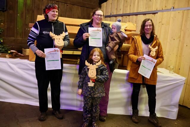 Margret Klein-Raber aus dem Saarland (links) verteidigt souverän den Weltmeister-Titel der Frauen | Foto: FC Wacker 1920 Weidenthal e.V.